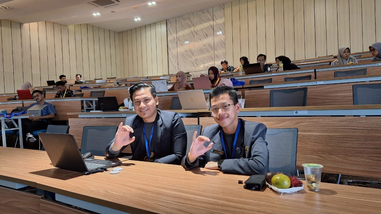 Siswa Dan Guru Man Ic Oki Paparkan Hasil Riset Pada International