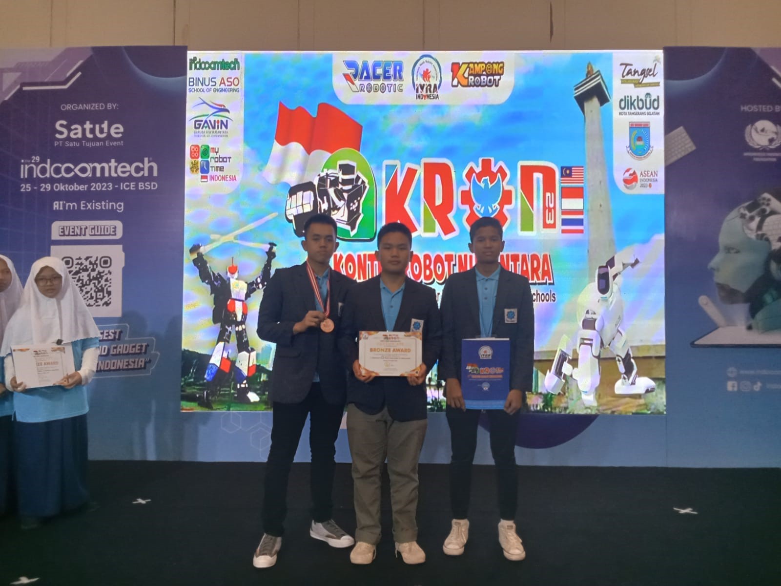 Konteskan Agric Robot, Siswa MAN IC OKI Sabet Bronze Medali Kontes Robot Tingkat ASEAN