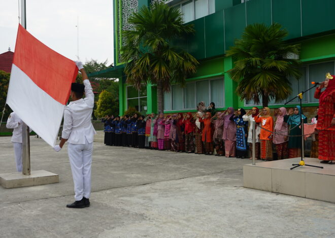 Kenakan Pakaian Adat, Upacara HUT ke-79  Republik Indonesia di MAN IC OKI Berlangsung Khidmat